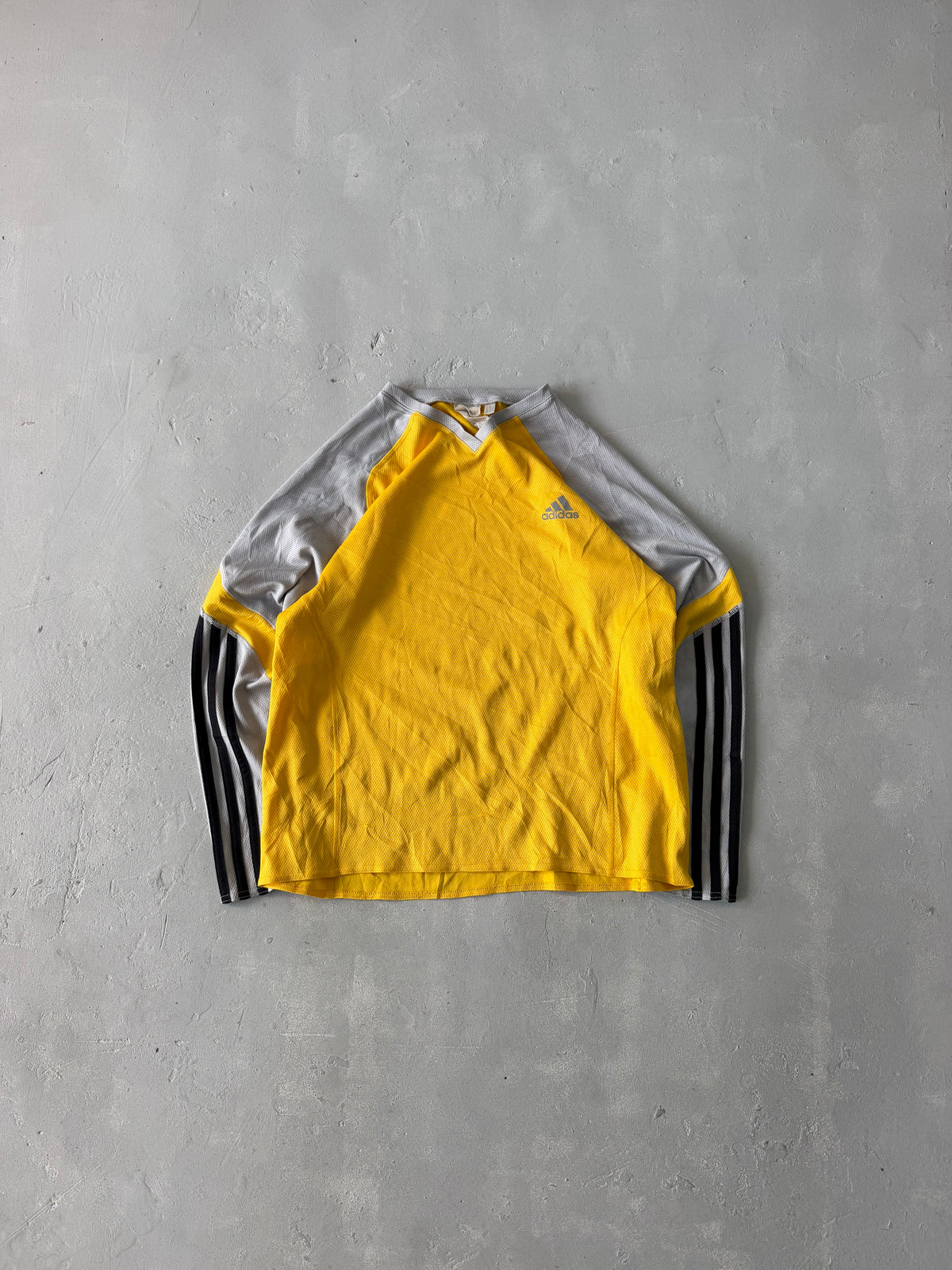 ADIDAS STRIPED TEE - M