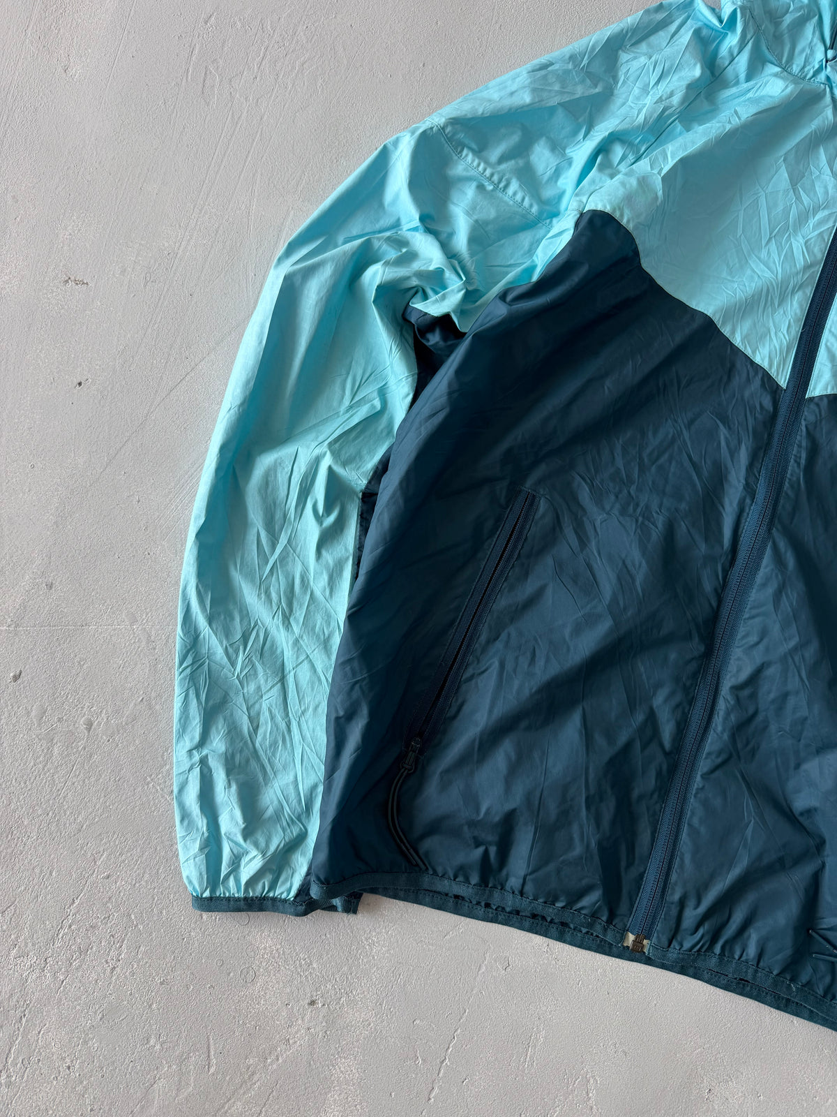 VINTAGE NIKE HOODED JACKET -
