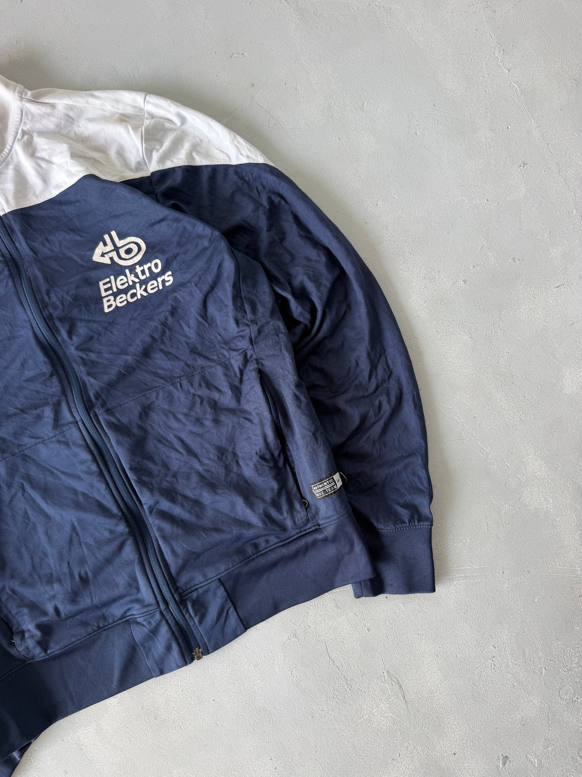 VINTAGE NIKE JACKET - M