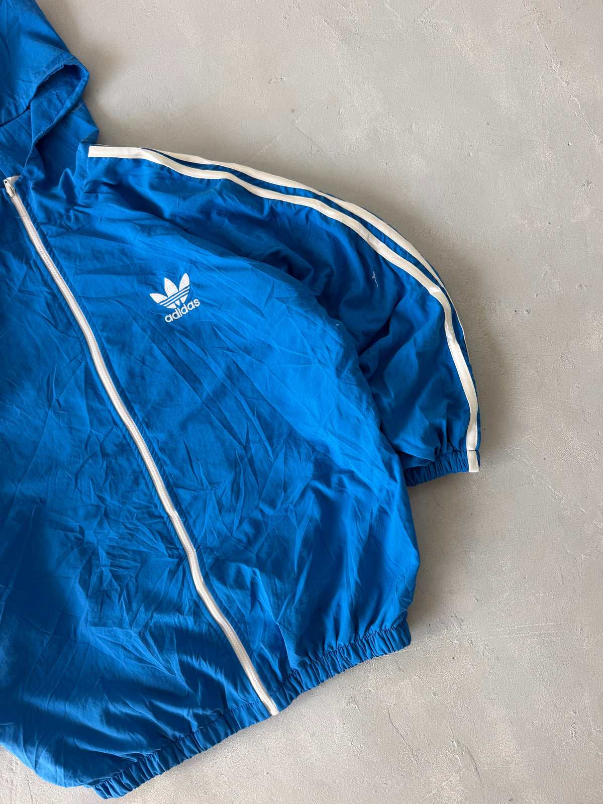 ADIDAS HOODED JACKET - M