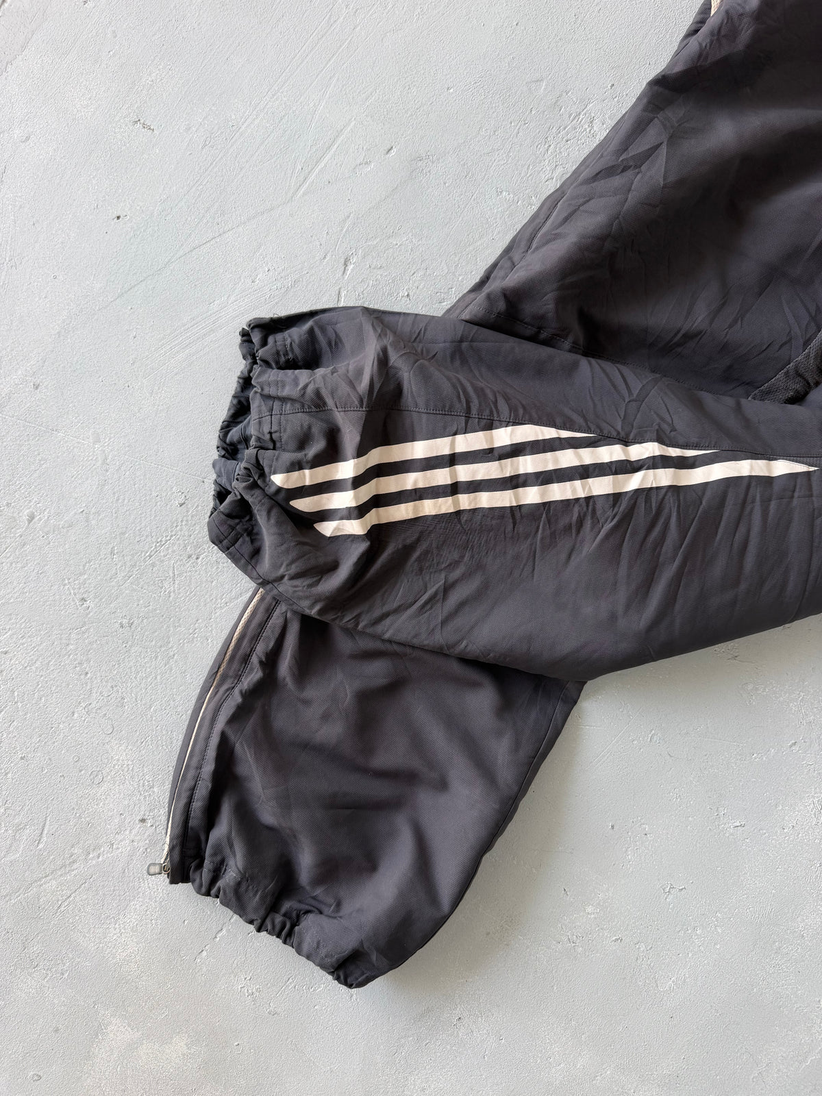ADIDAS BAGGY TRACK PANT - M
