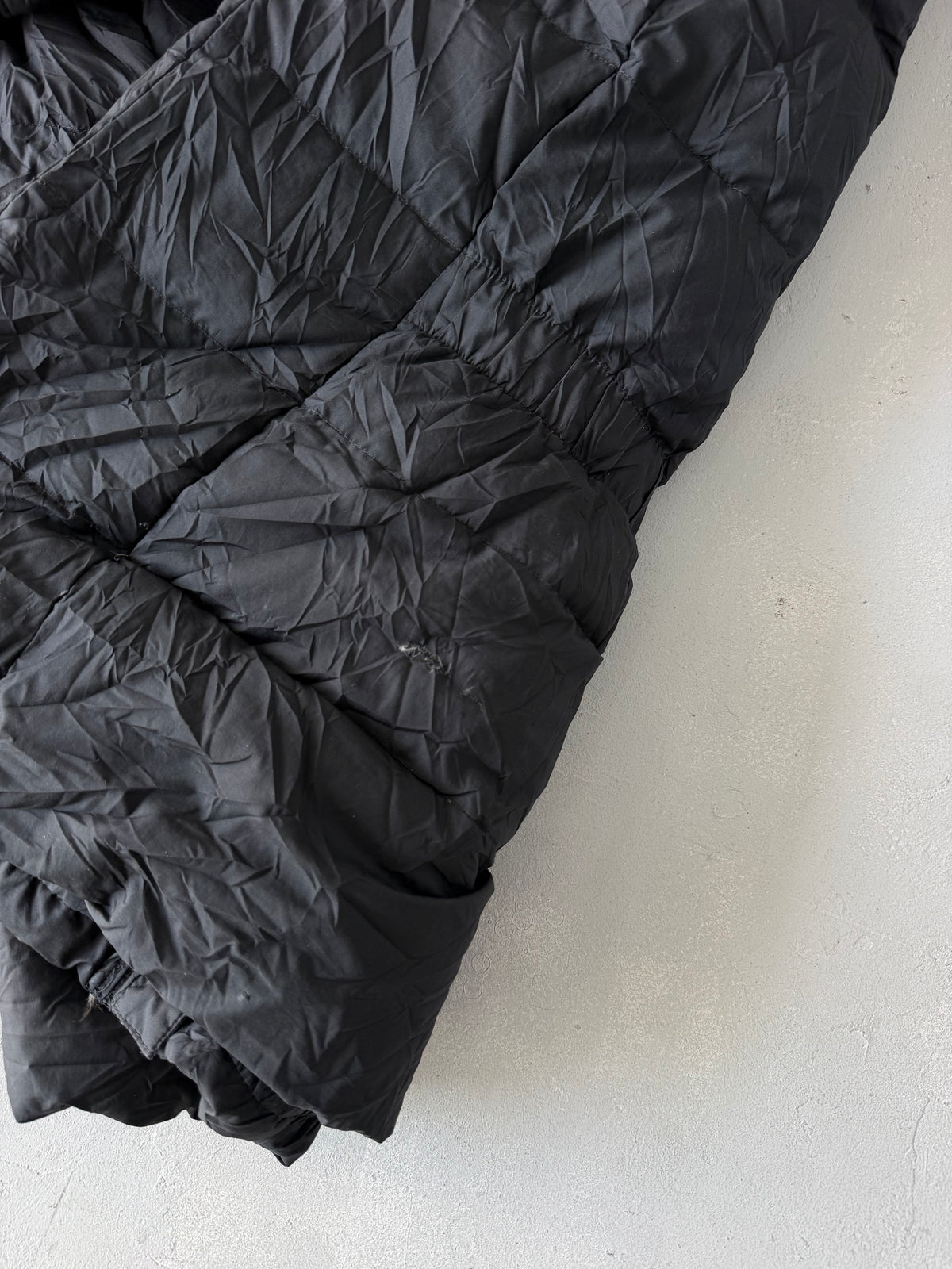 NIKE HOODED PUFFER JACKET -