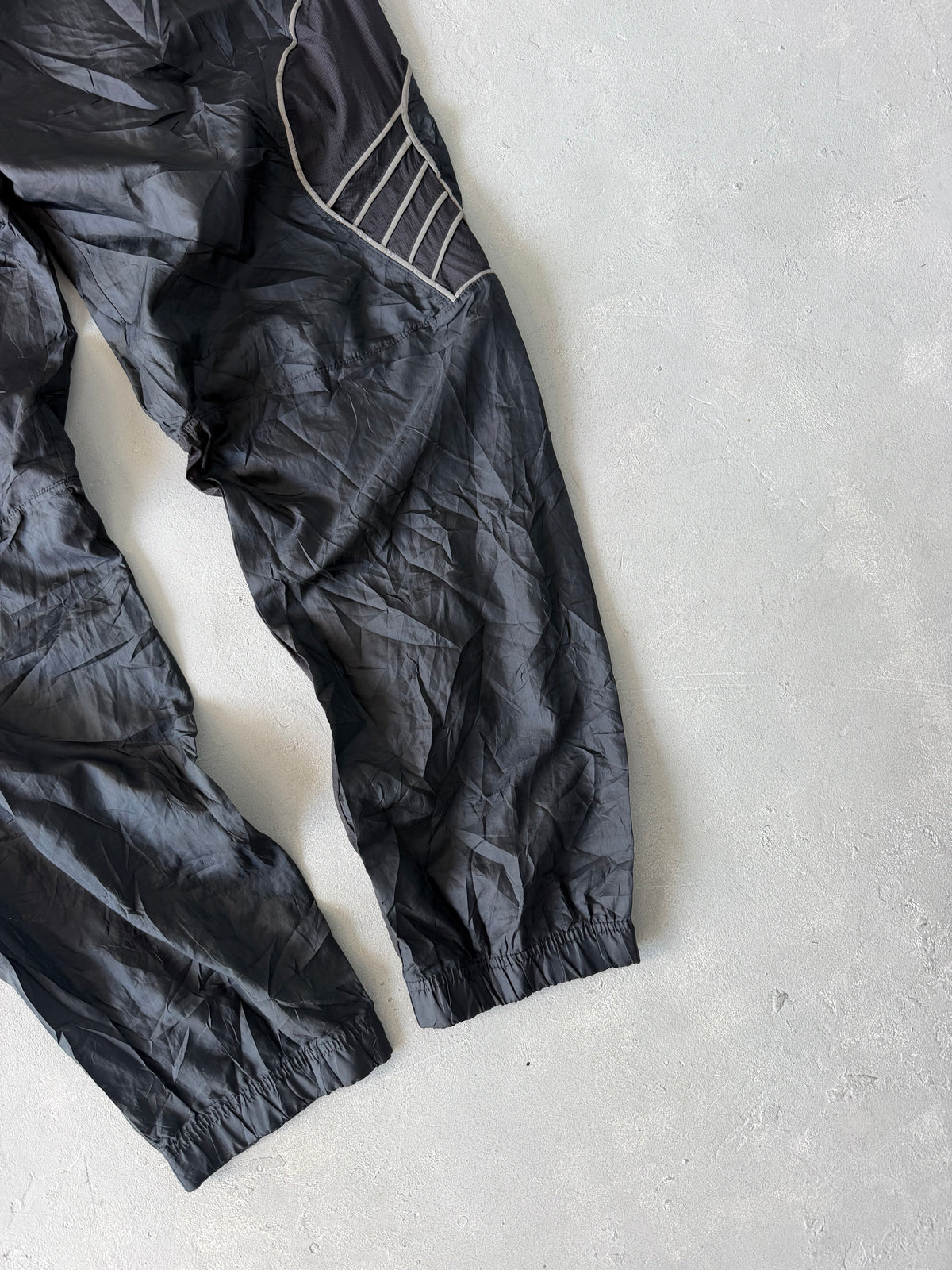 VINTAGE NIKE TRACK PANT - M