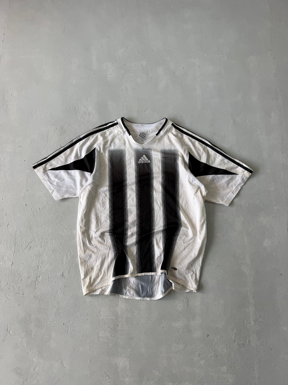 ADIDAS STRIPED TEE - L