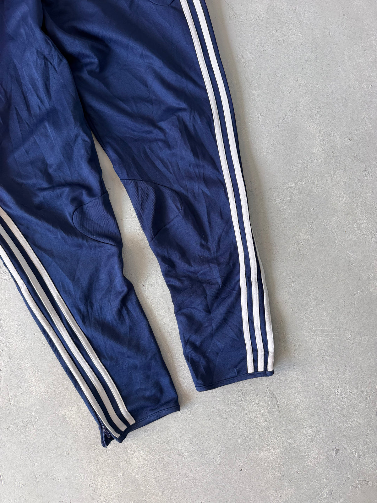 ADIDAS STRIPED TRACK PANT - L
