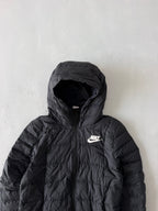 NIKE HOODED PUFFER JACKET -