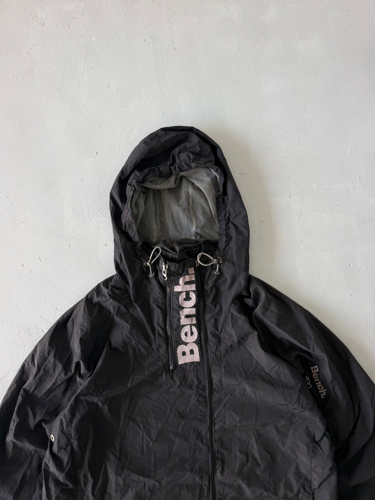 BENCH HOODED JACKET - L