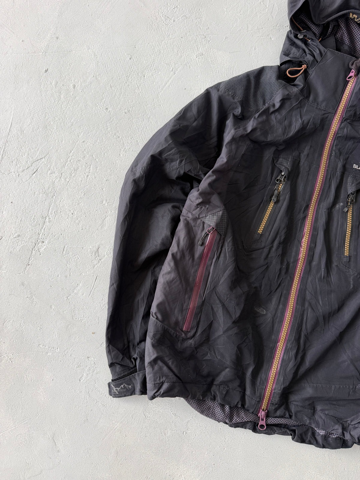BLACK YAK SHELL JACKET -
