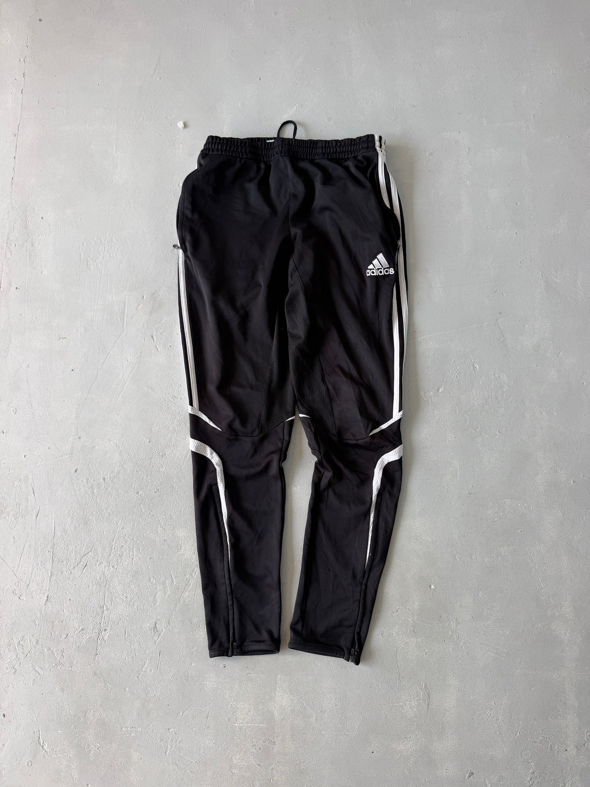 ADIDAS STRIPED TRACK PANT - M