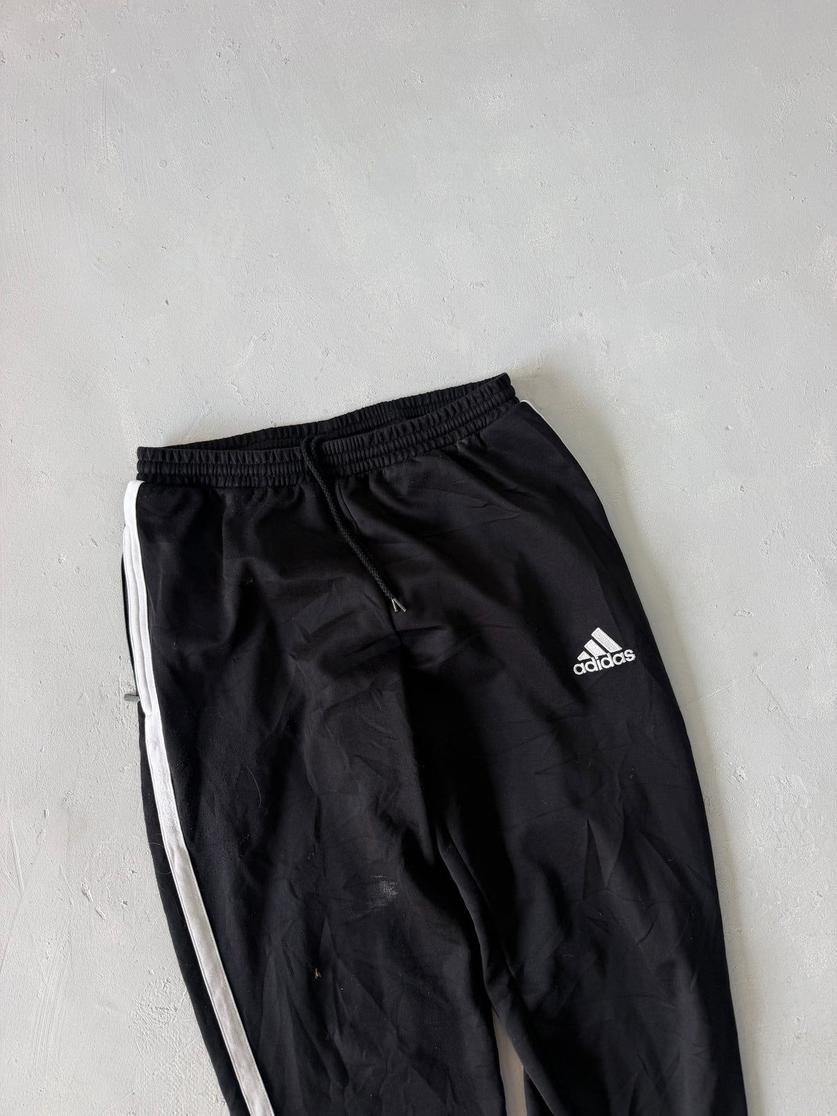 ADIDAS STRIPED TRACK PANT - M
