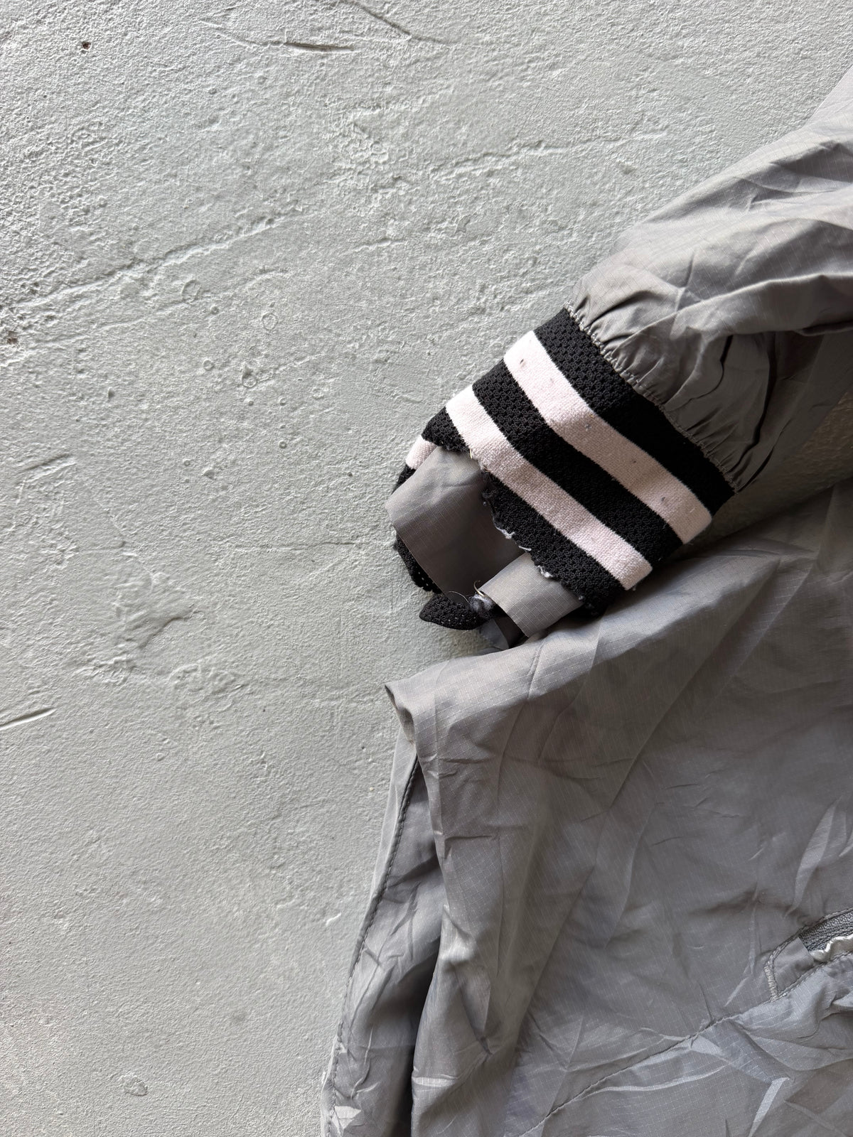 ADIDAS HOODED JACKET - XL