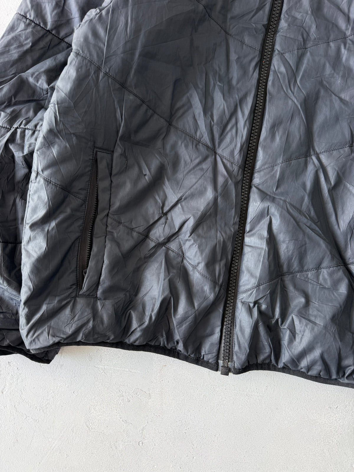 NIKE HOODED PUFFER JACKET -