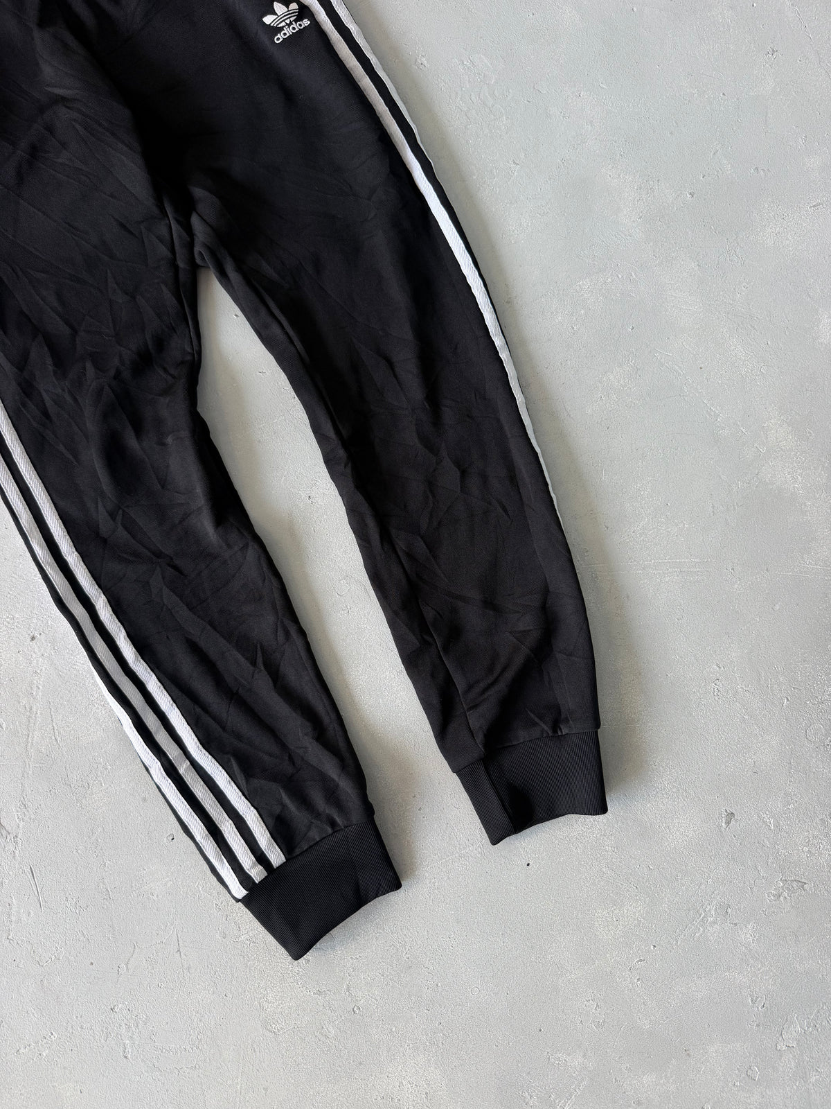 ADIDAS ORGINALS STRIPED TRACK PANT - S