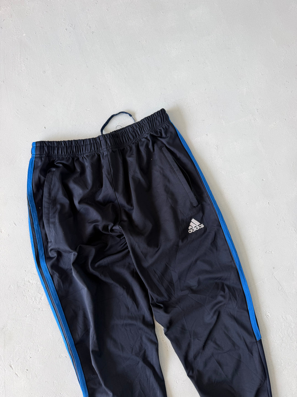 ADIDAS TRACK PANT - M