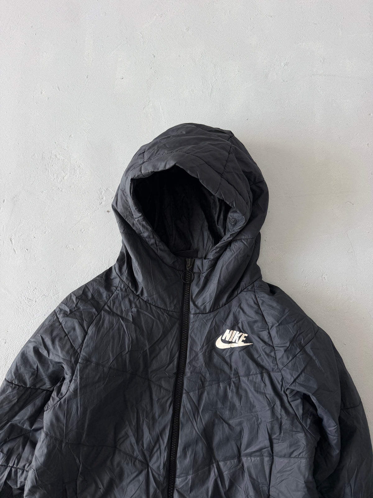 NIKE HOODED PUFFER JACKET -
