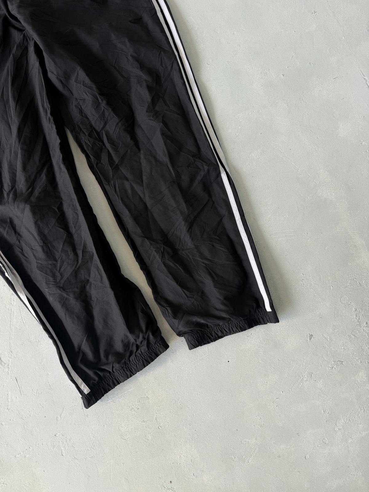 ADIDAS STRIPED TRACK PANT - XL