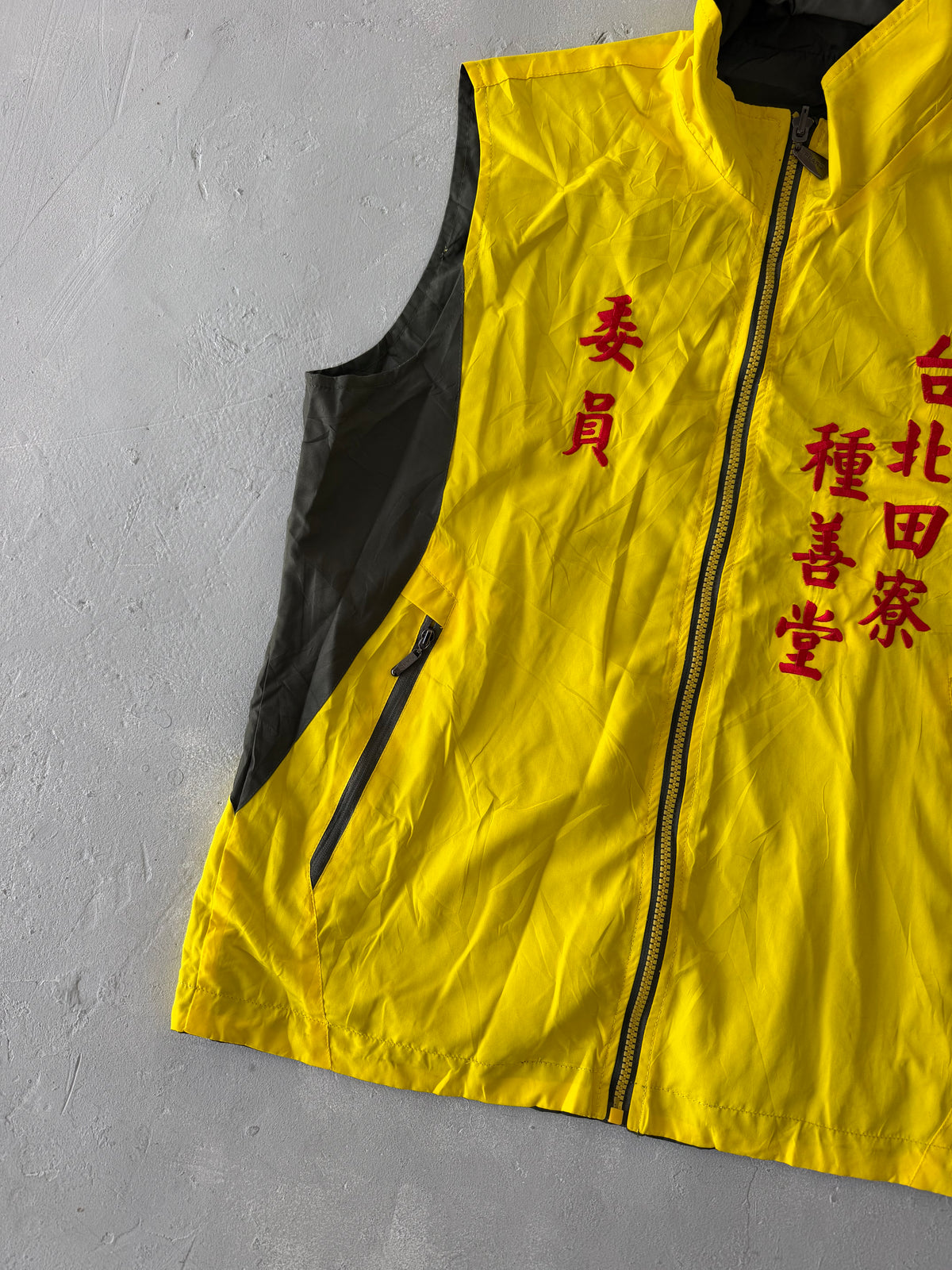 REVERSIBLE VEST JACKET - M