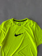 NIKE BIG LOGO DRI FIT TEE - S