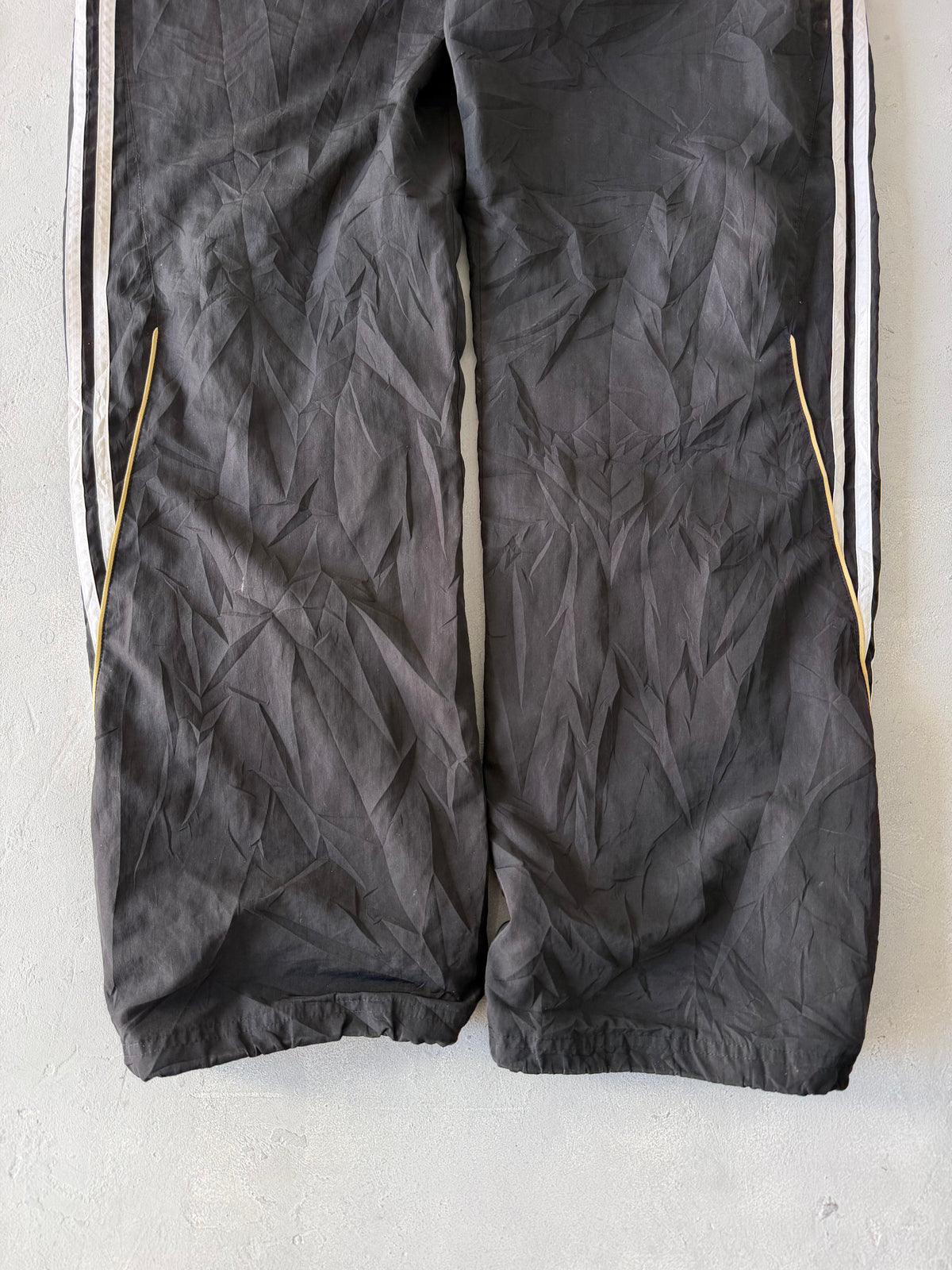 ADIDAS STRIPED TRACK PANT - XL