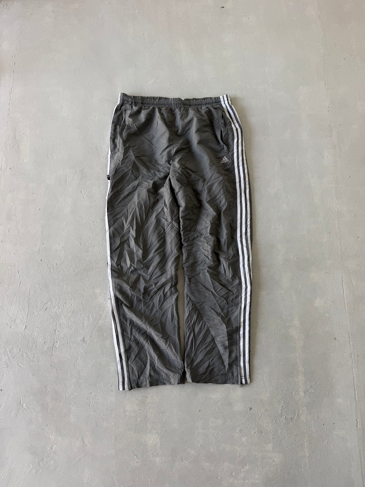 ADIDAS STRIPED TRACK PANT - L