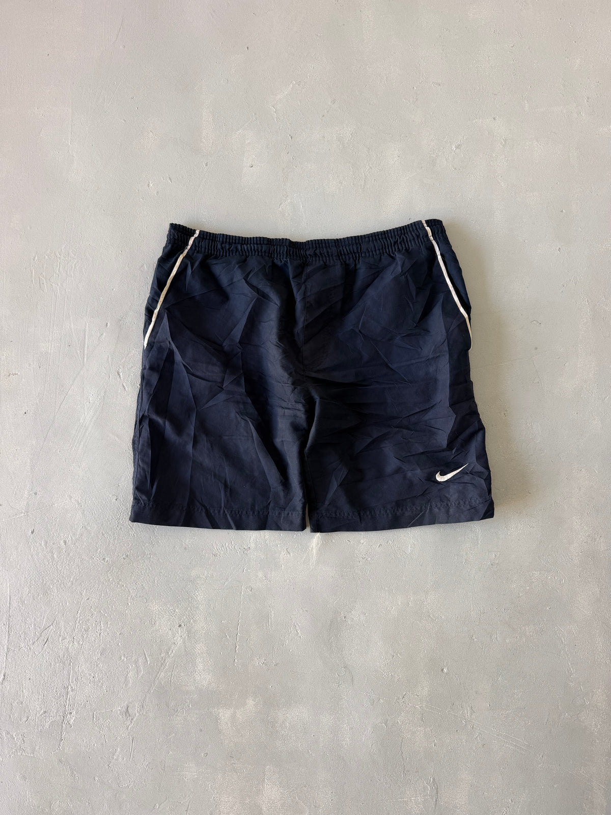 00S NIKE SHORTS - L