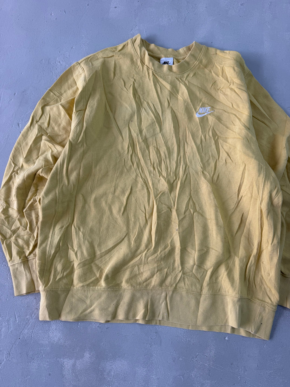 VINTAGE NIKE SWEATSHIRT - L