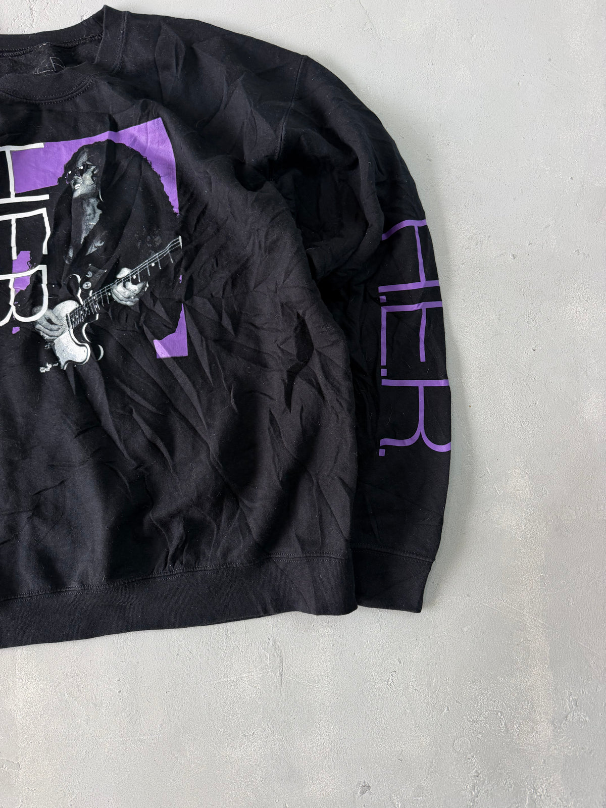 HER GRAPHIC SWEATSHIRT - L