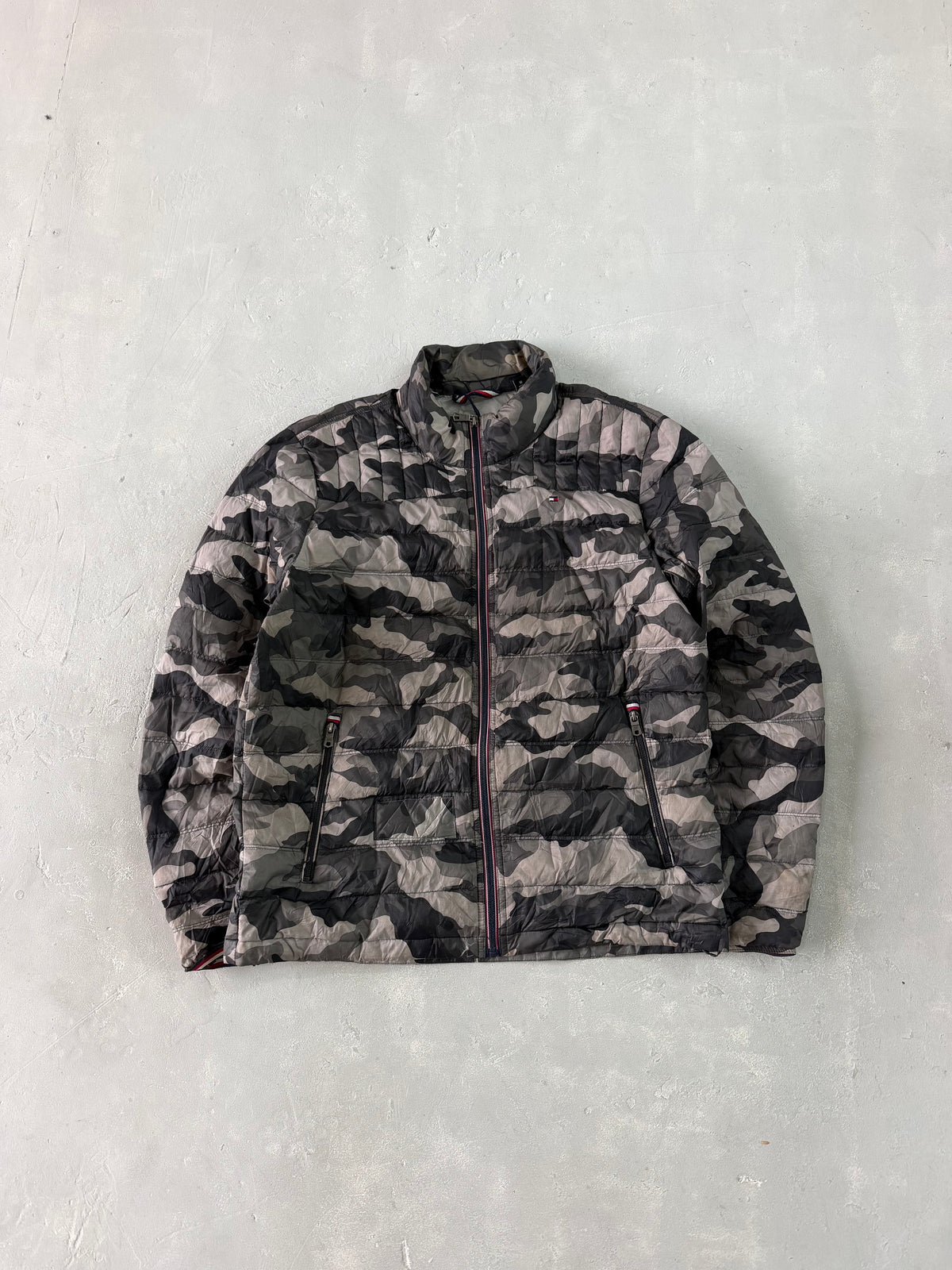 TOMMY HILFIGER PUUFER JACKET - L