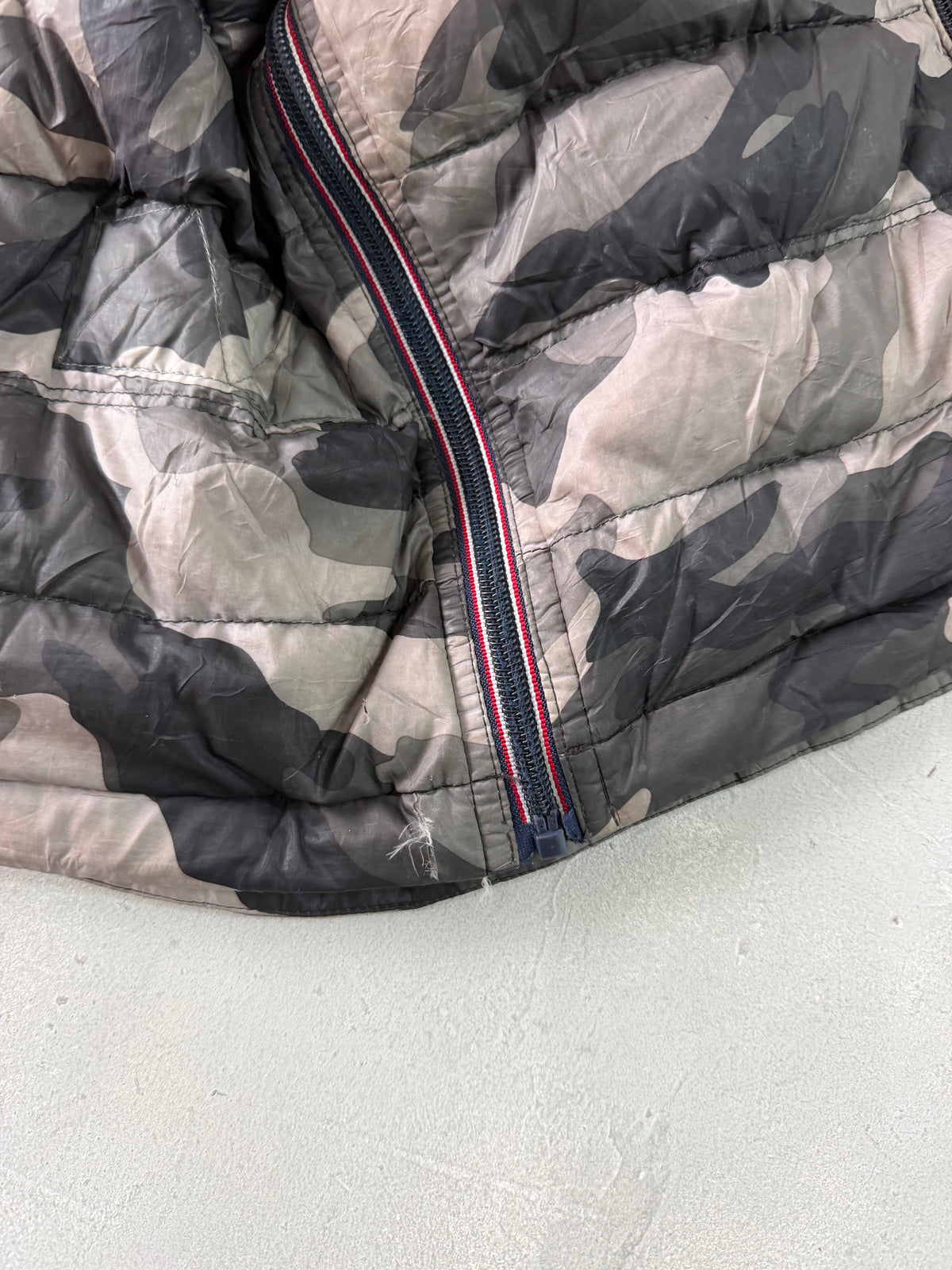 TOMMY HILFIGER PUUFER JACKET - L