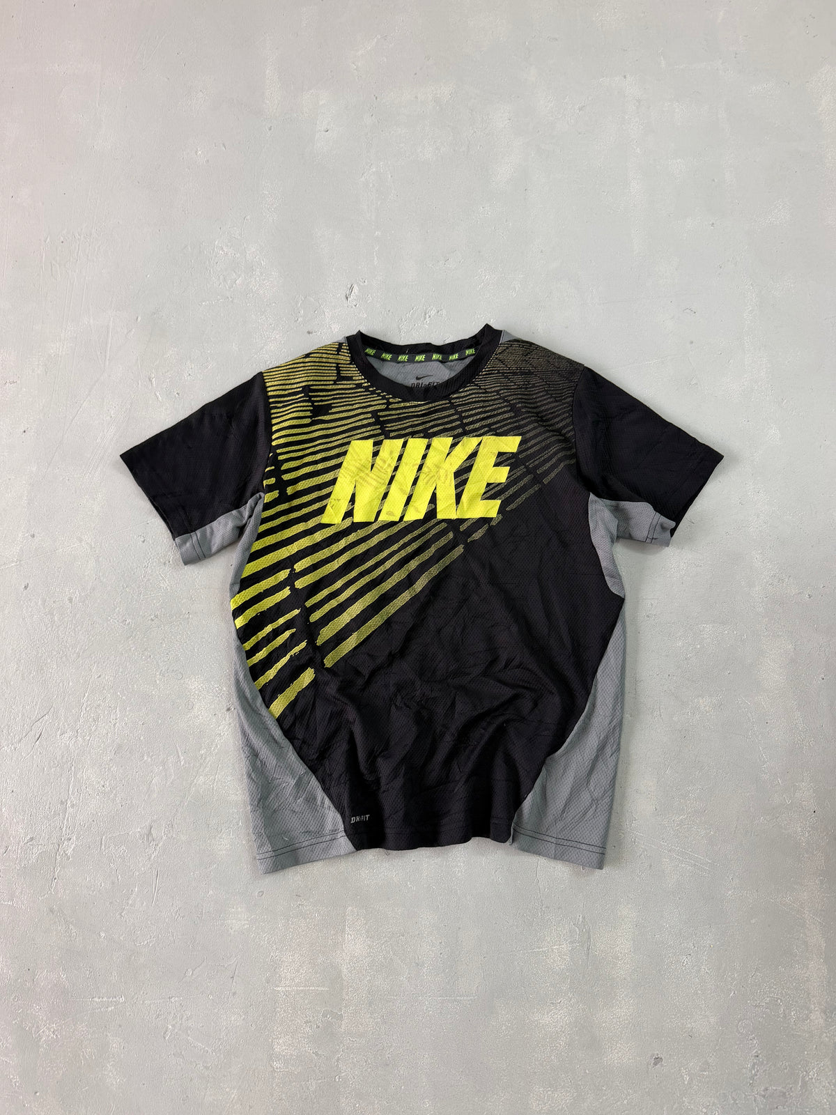 NIKE DRIFIT TEE - M
