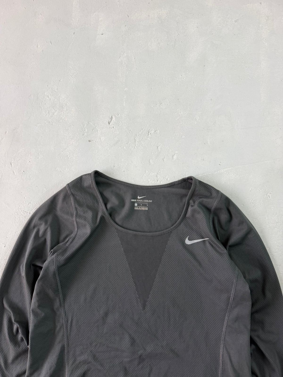 NIKE WOMEN DRIFIT TEE - M